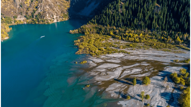 Ce lac suisse cache sous ses eaux 12 000 ans d'histoire climatique