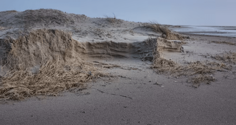 Pénurie de sable , La guerre souterraine pour cette ressource vitale qui détruit littéralement nos littoraux